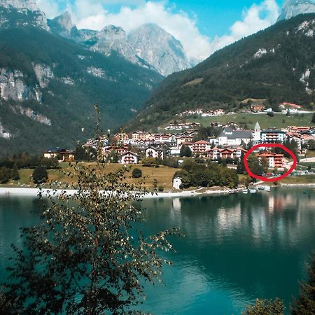 Attico Con Vista Sul Lago E Montagne A Molveno Kültér fotó