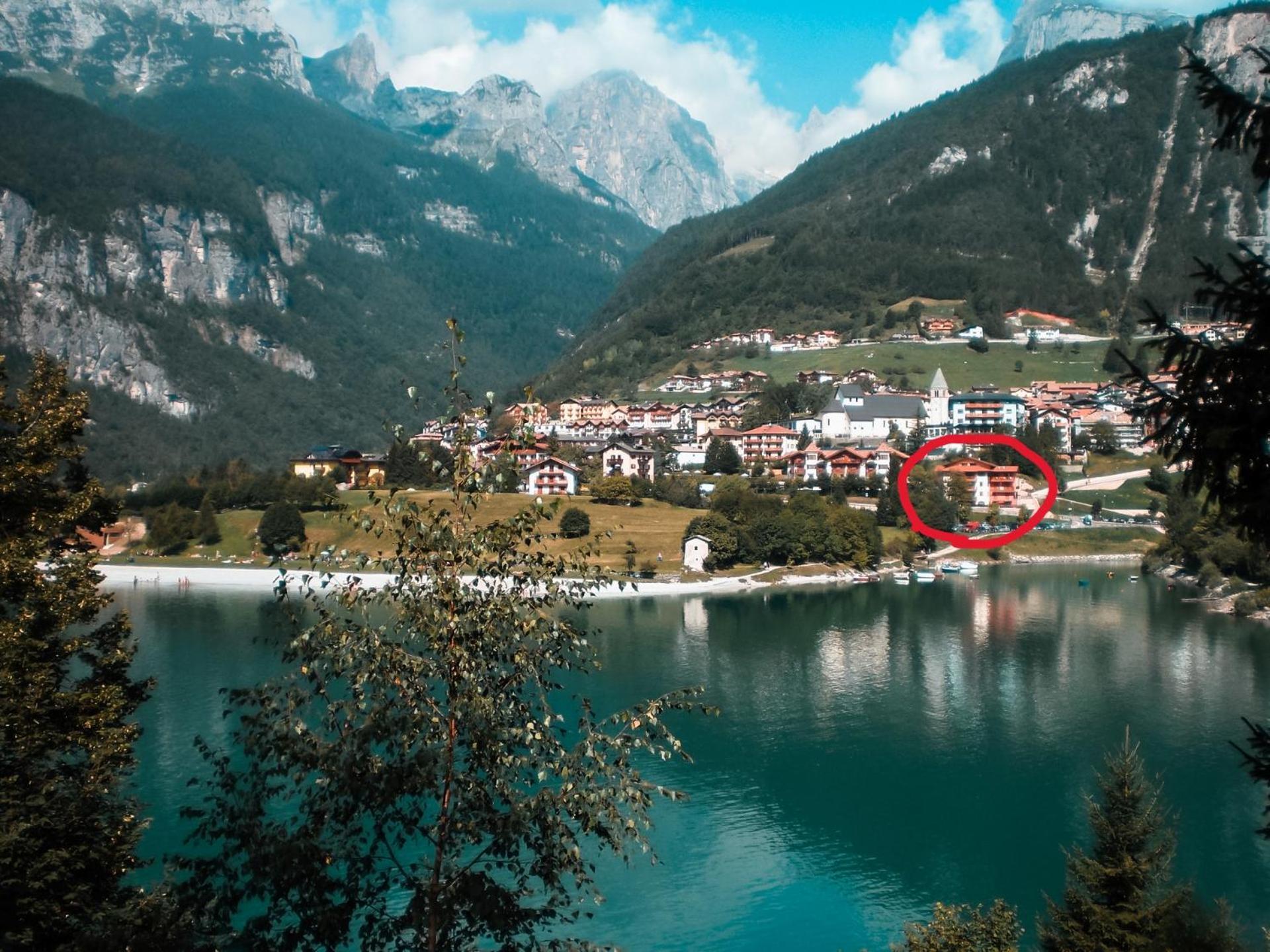 Attico Con Vista Sul Lago E Montagne A Molveno Kültér fotó